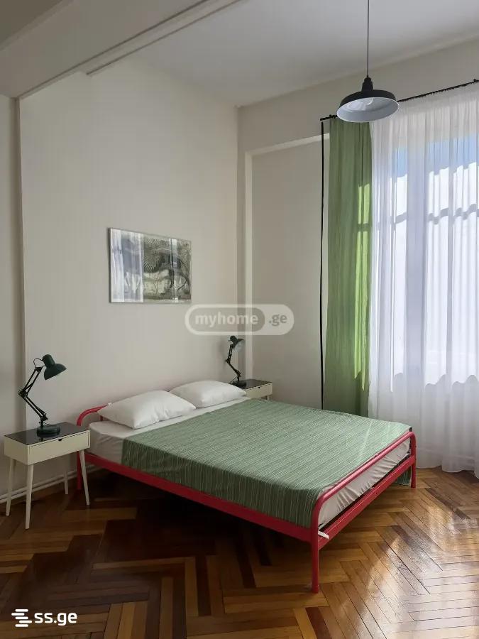 Kazbegi st. 4 - 4 rooms