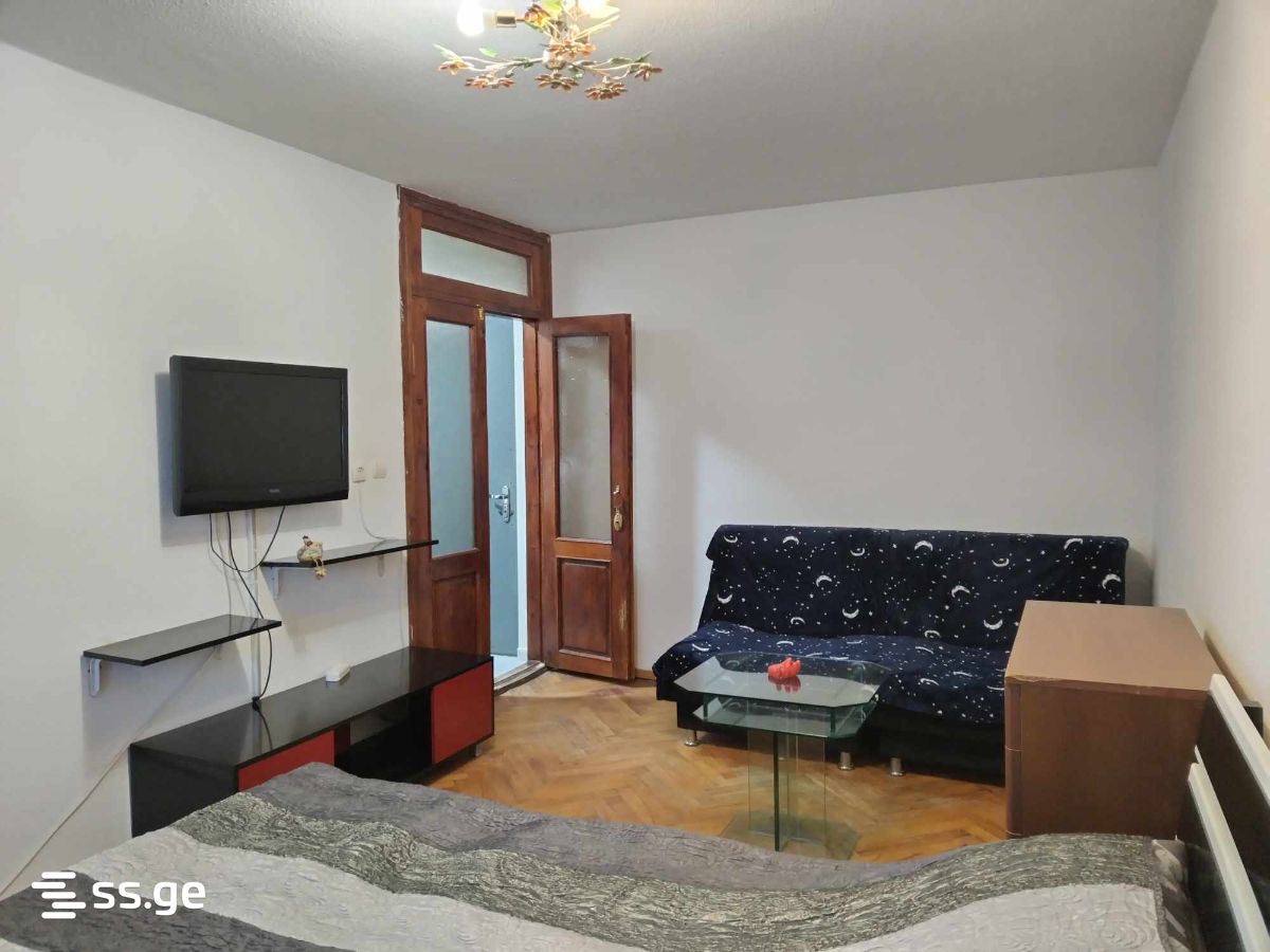tsulukidze st. 4 - 1 rooms