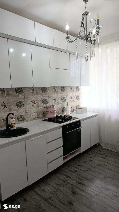 E. Amashukeli st. 15 - 3 rooms