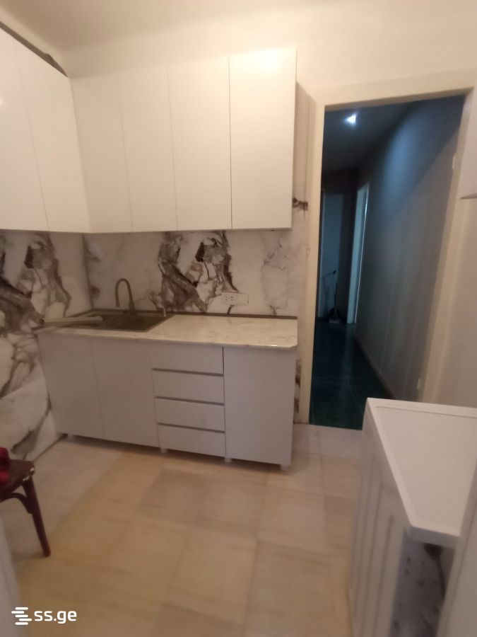 6 - 3 rooms