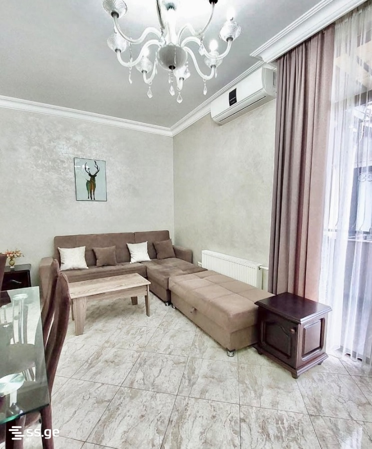 Sh. Rustaveli Ave. 11 - 3 rooms