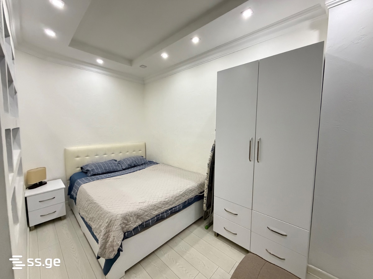 Sh. Rustaveli Ave. 42 - 1 rooms