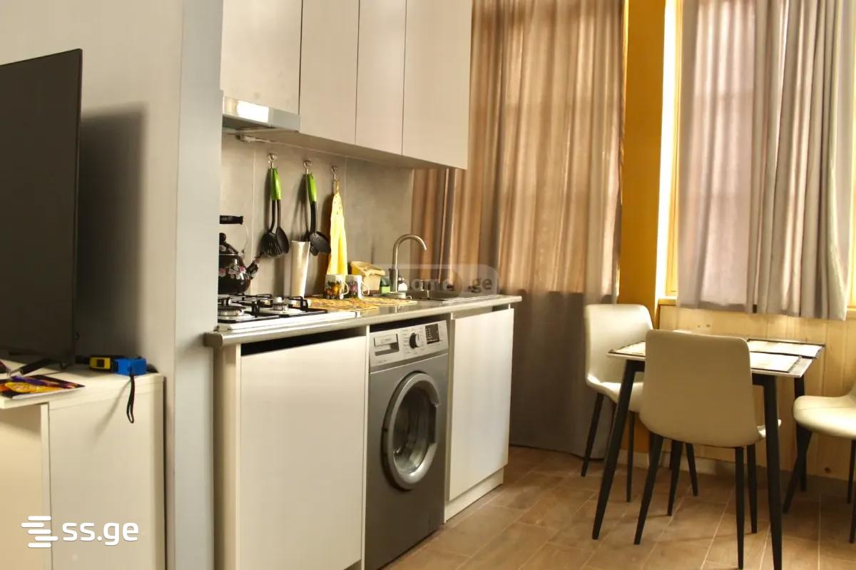 Tsinamdzgrishvili st. 1 - 3 rooms