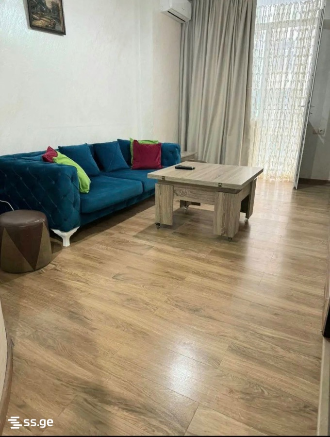 D. Mamuladze st. 8 - 3 rooms