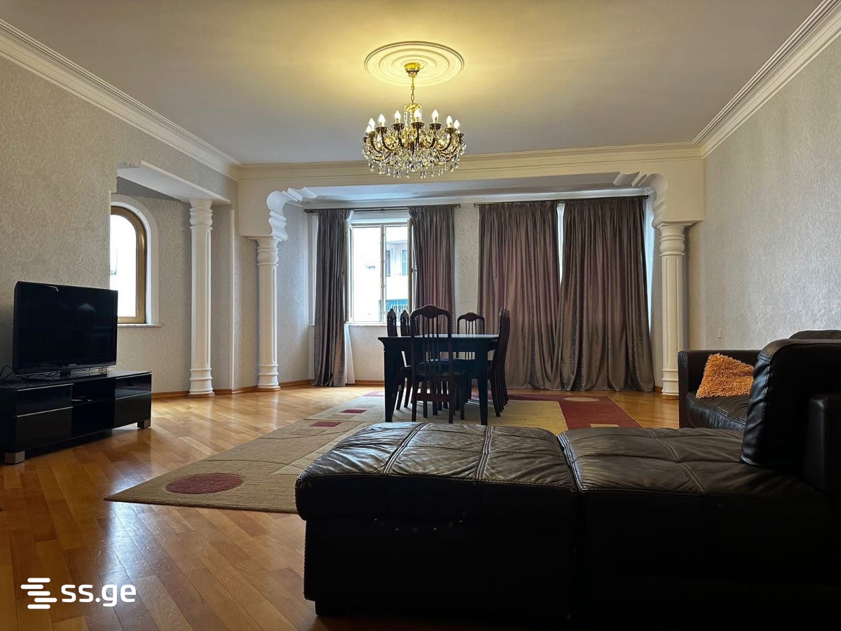 chikovani st. 9 - 3 rooms