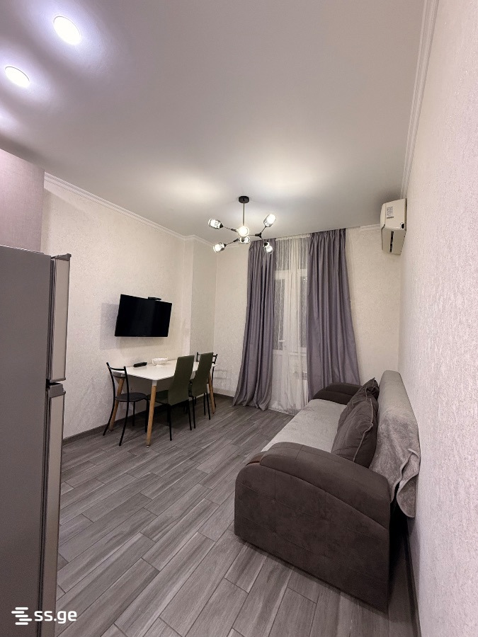 8 - 3 rooms