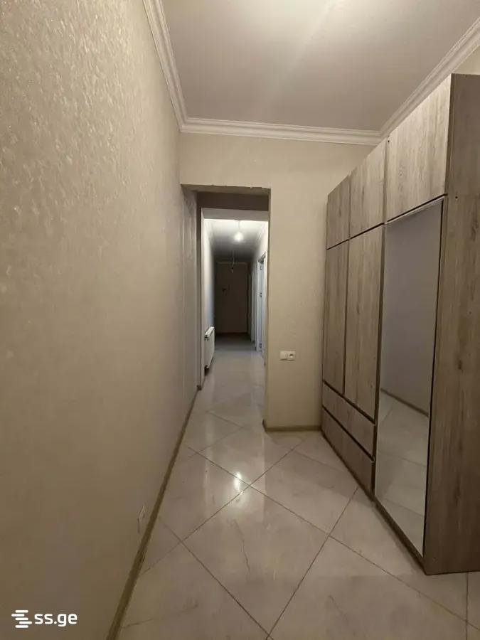 Kosmonavtebi coast - 4 rooms