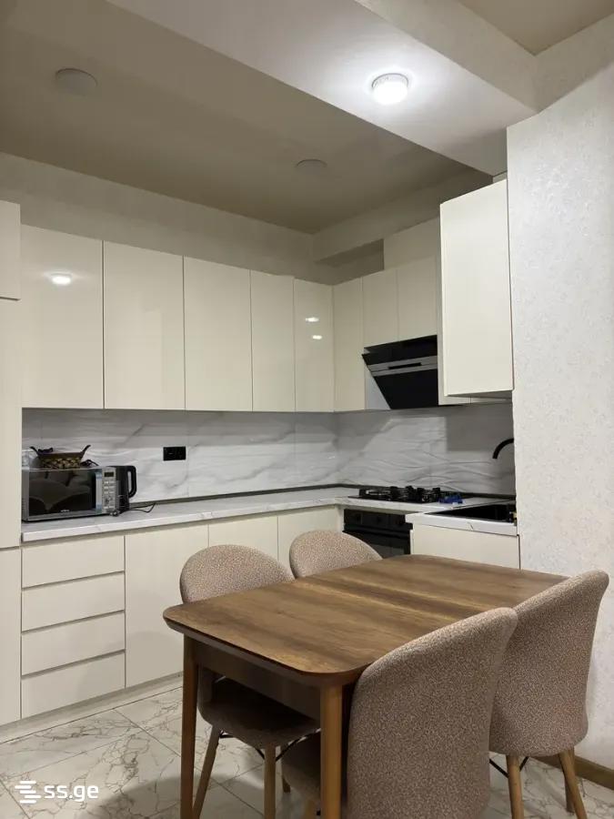 gr. lordkipanidze st. 90 - 3 rooms
