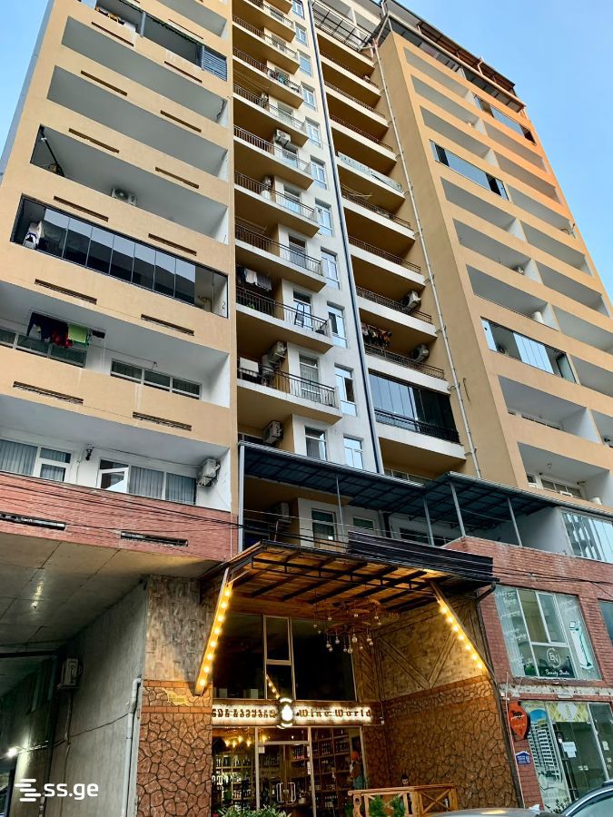 abasheli st. 10 - 3 rooms