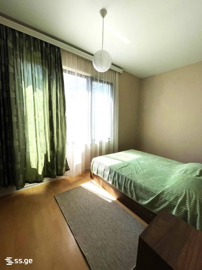 4 - 2 rooms