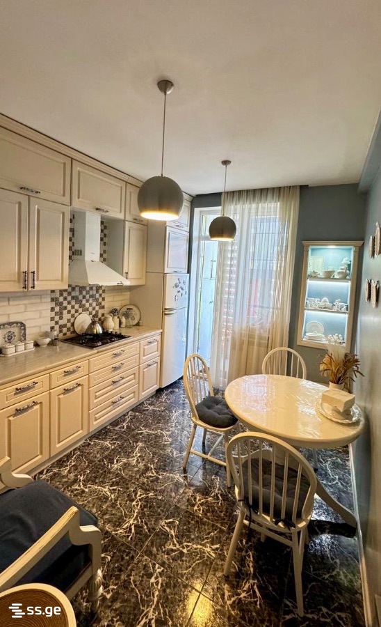 Sh. Rustaveli Ave. 41 - 3 rooms