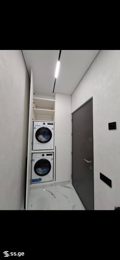 32 - 3 rooms