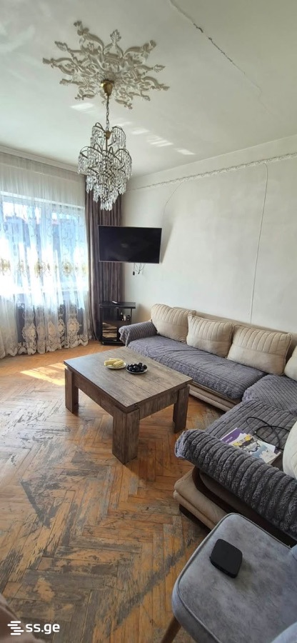 Khakhuli st. 36 - 3 rooms