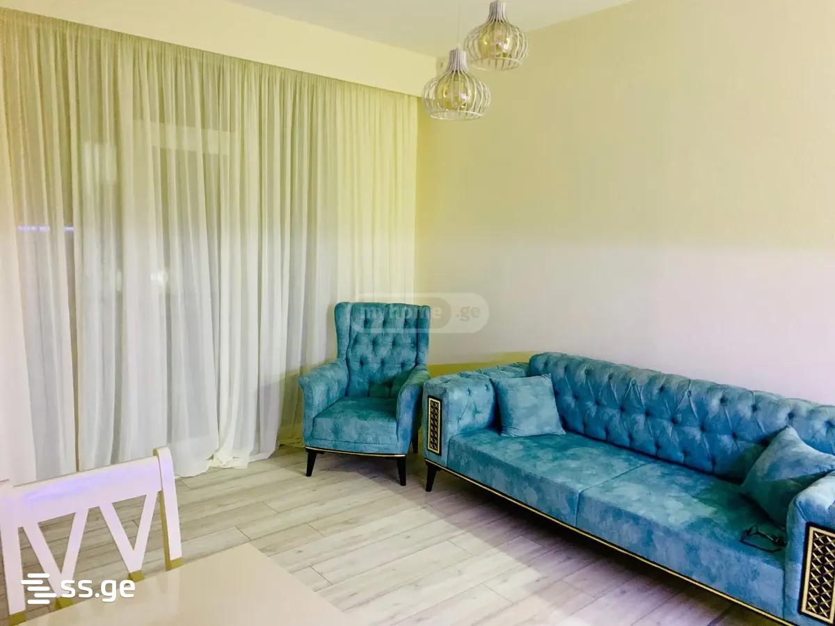 Kosmonavtebi coast 45 - 2 rooms