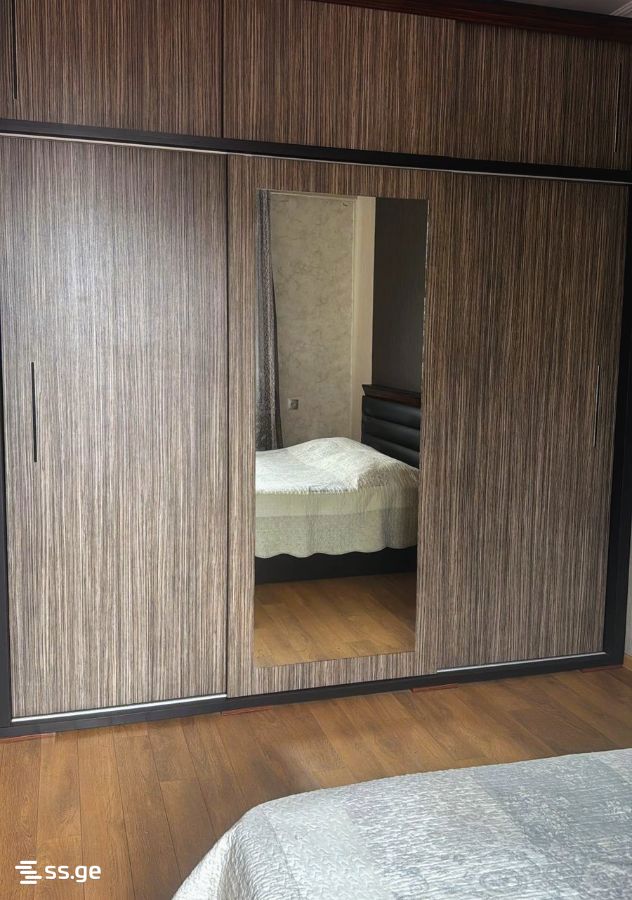4 - 2 rooms