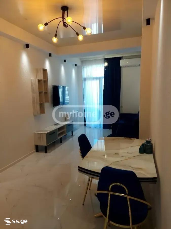 Kosmonavtebi coast 91 - 3 rooms
