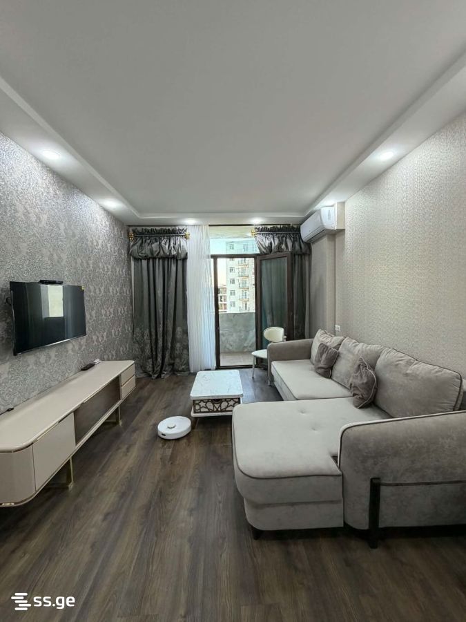 Lech and Maria Kaczynski street 0 - 2 rooms