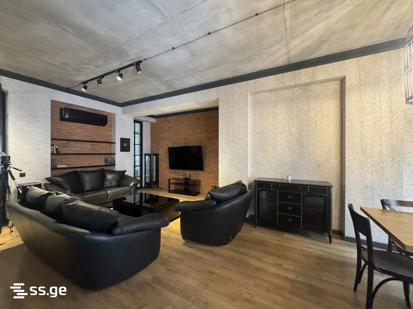 paliashvili st. 123443 - 5 rooms