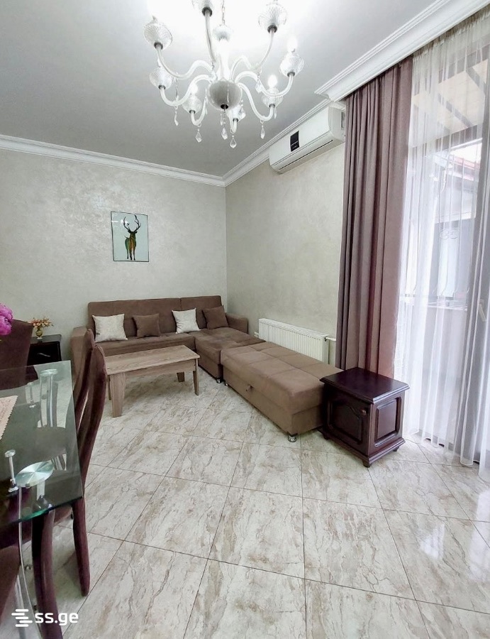 Sh. Rustaveli Ave. 11 - 3 rooms