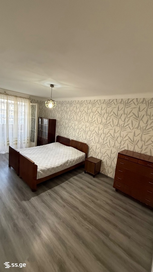 6 - 1 rooms