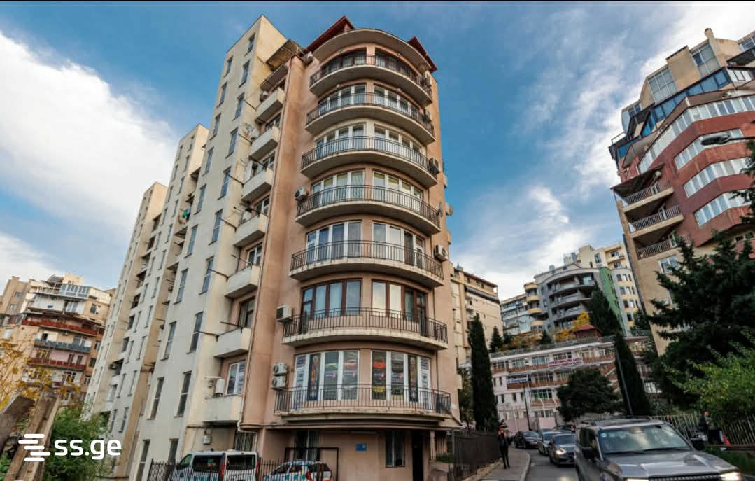 nino ramishvili st. 33 - 4 rooms