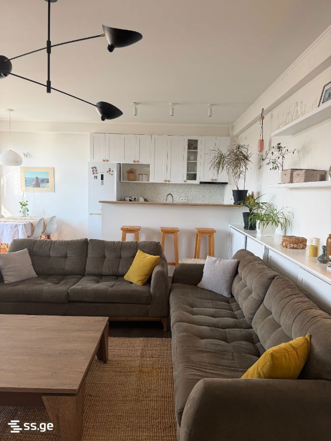 vardisubani st. 6 - 4 rooms