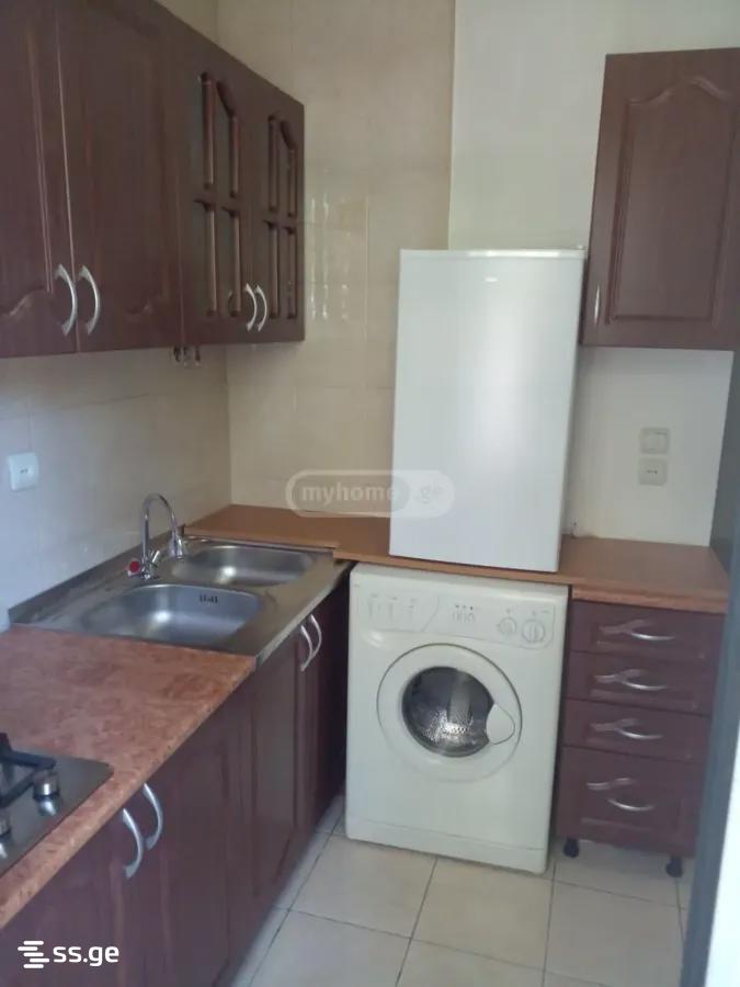 Beri Gabriel Salosi Ave. 0 - 1 rooms