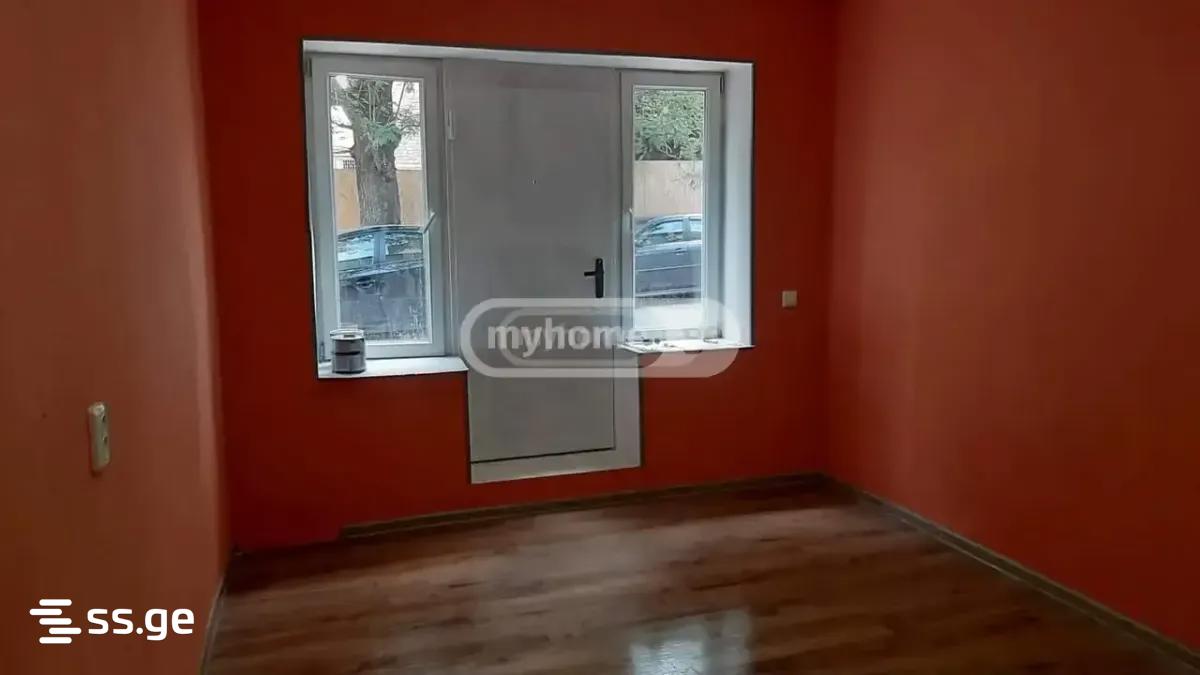 konstitucia st. 17 - 1 rooms