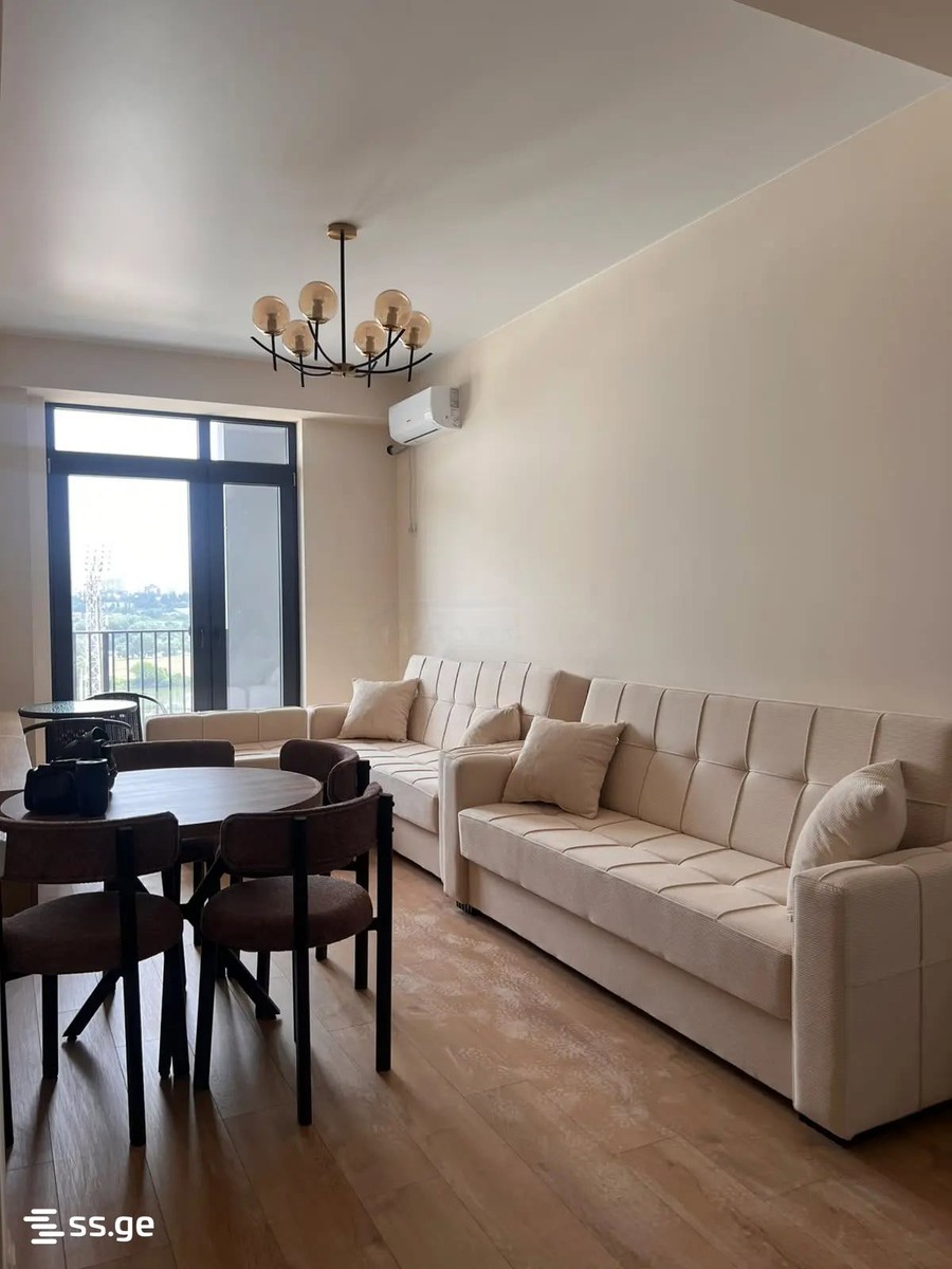 Bob walsh st. . - 3 rooms