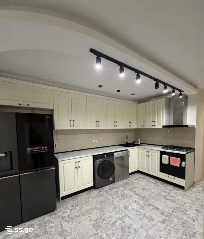 al. ioseliani st. 37 - 4 rooms