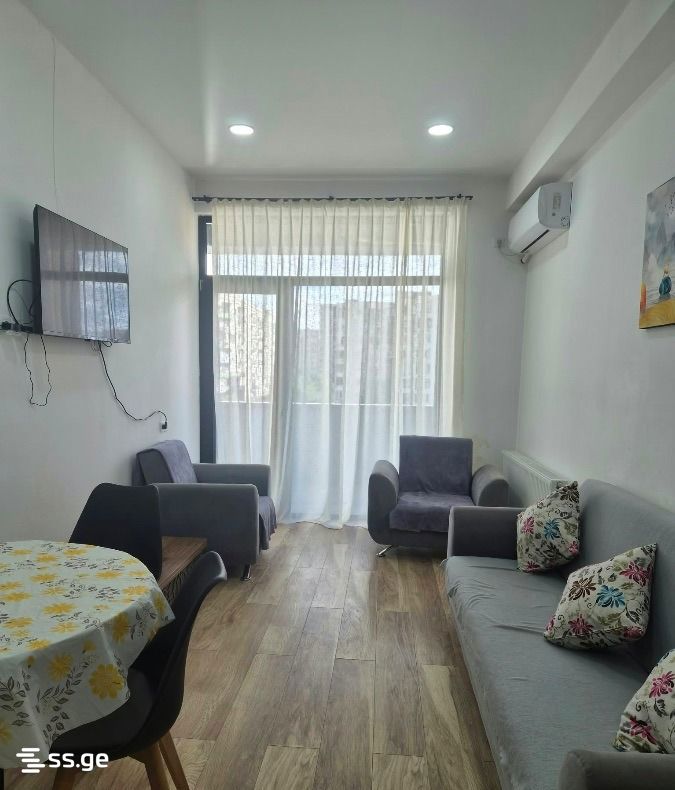Sukhishvili st. 1 - 3 rooms