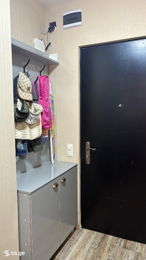 Andria Pirveltsodebuli highway 12 - 1 rooms