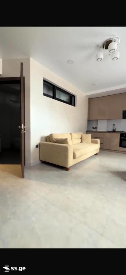 4 - 2 rooms