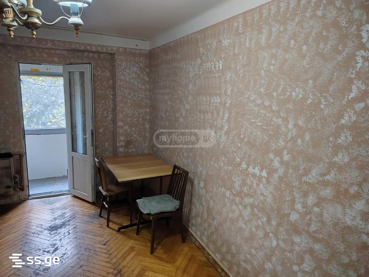 airport settlement 0 - 1 rooms