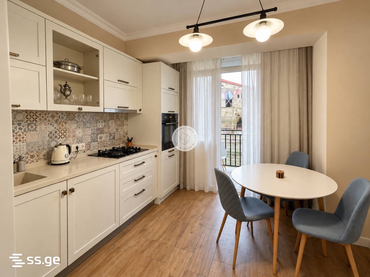 K. Gamsakhurdia st. 5 - 3 rooms