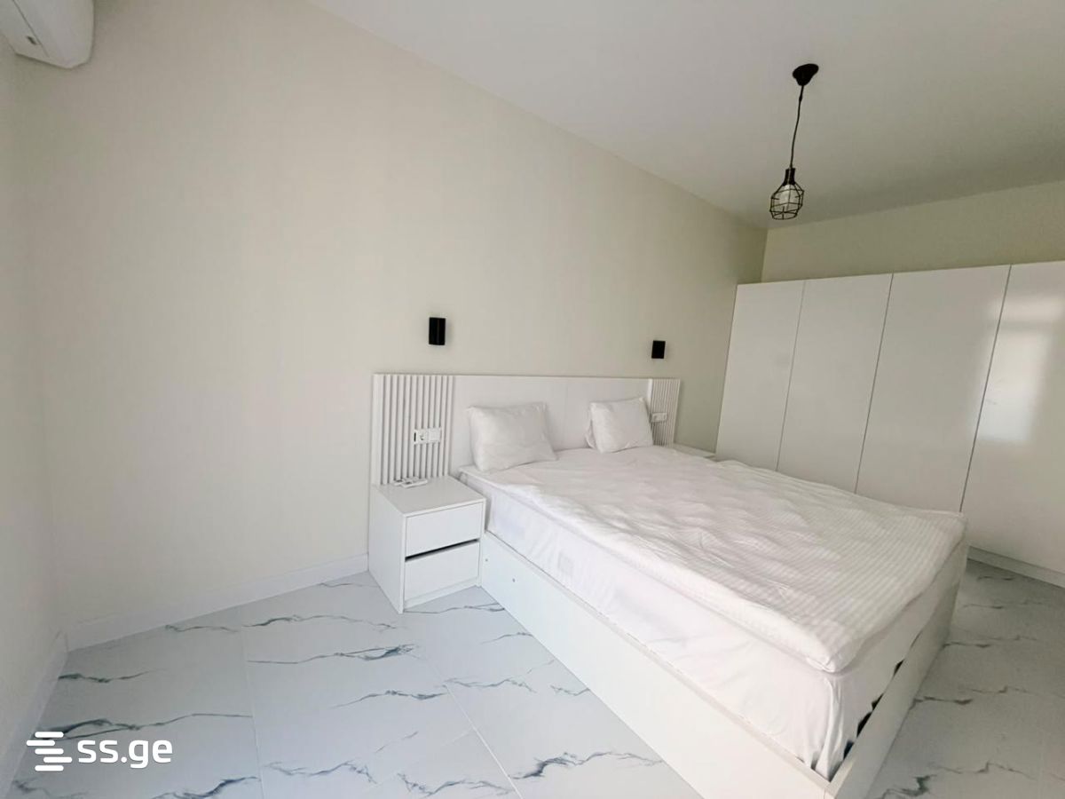 Lech and Maria Kaczynski street 1 - 2 rooms