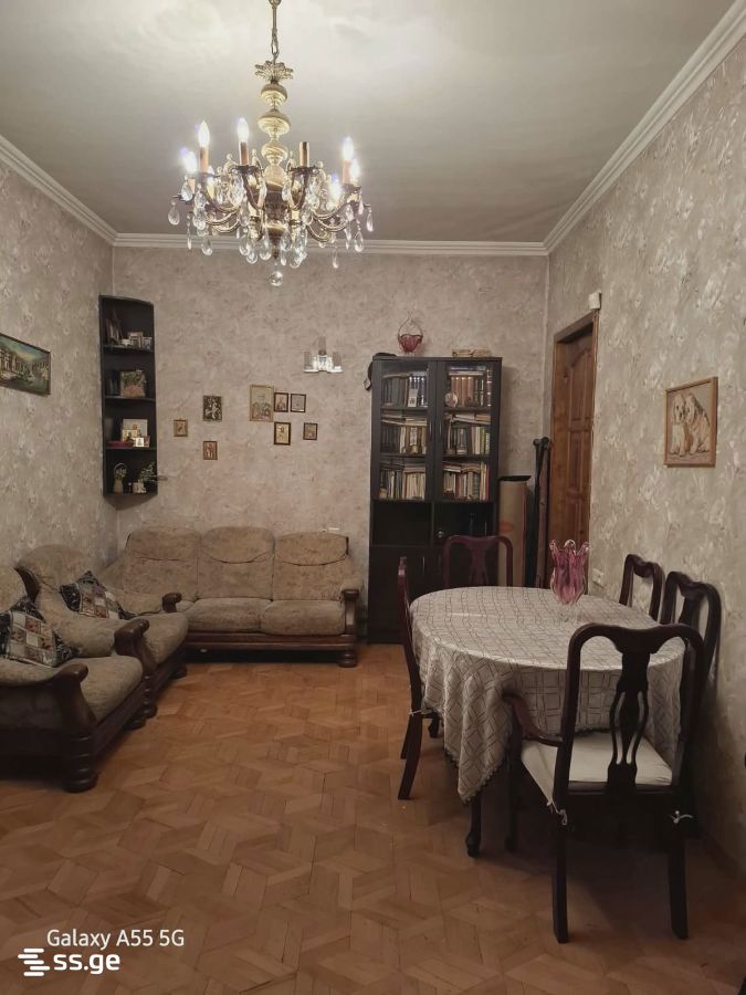 a.wereTlis avenue 00 - 2 rooms