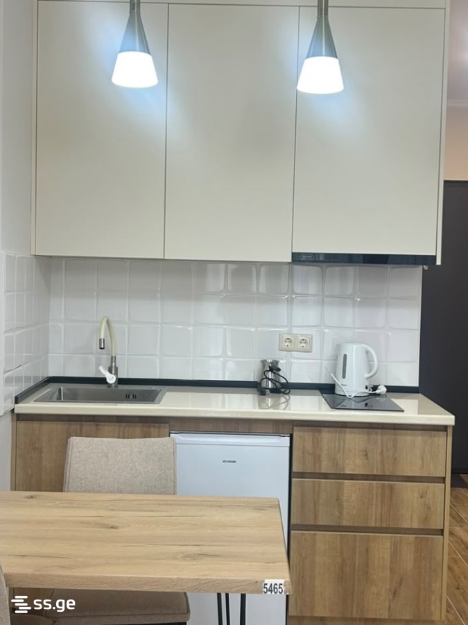 32ე - 1 rooms