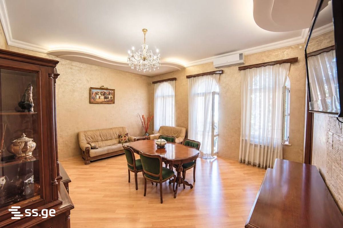 Sh. Rustaveli Ave. 13 - 3 rooms