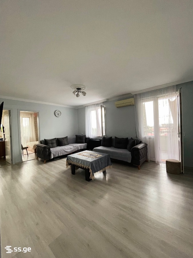 Tamar Mepe Avenue 10 - 4 rooms