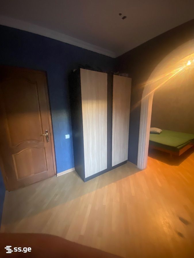 a.wereTlis avenue 0 - 3 rooms