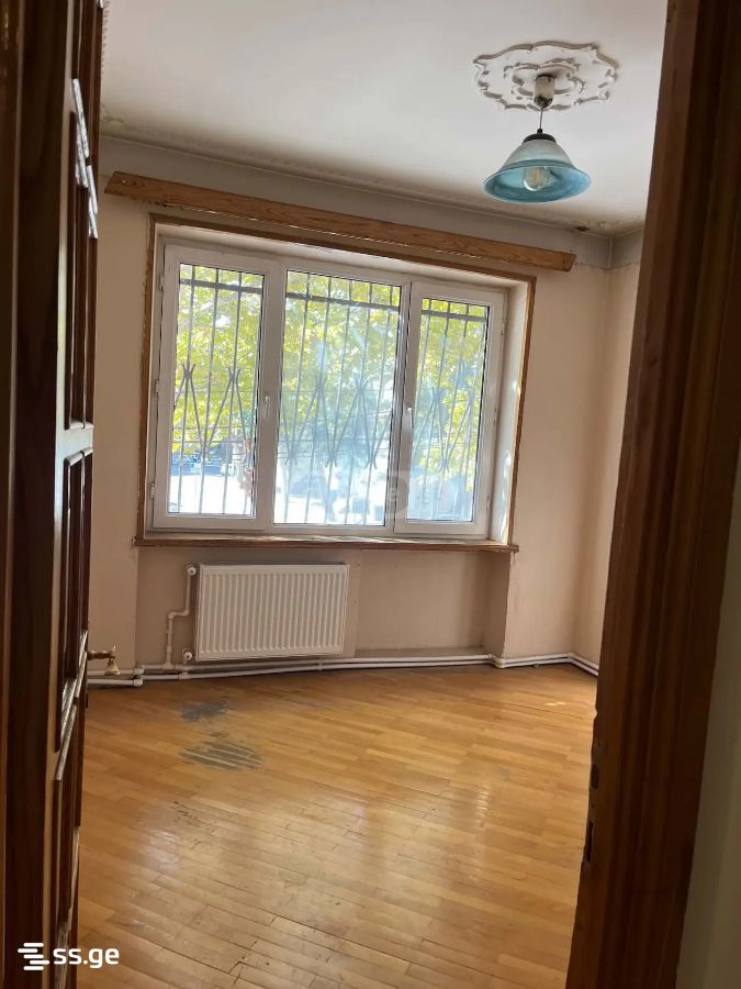 pekini st. 2 - 4 rooms