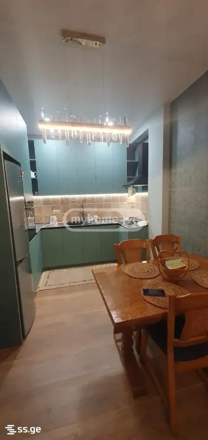 universiteti st. 8 - 3 rooms