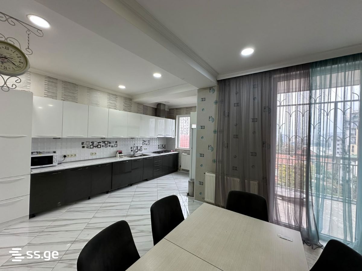 Gakhokidze st. 12 - 5 rooms