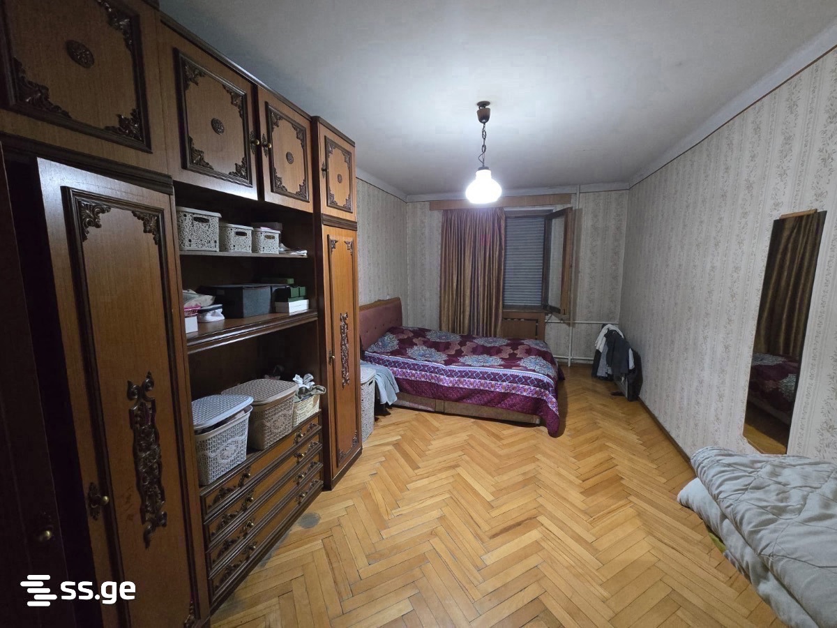 zakariadze st. 42 - 3 rooms