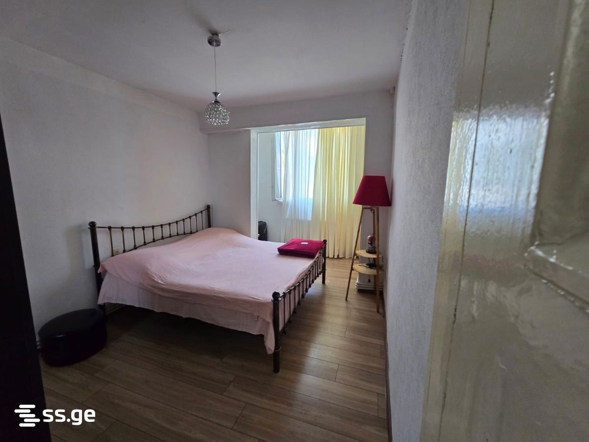B. Zghenti St. 11 - 3 rooms
