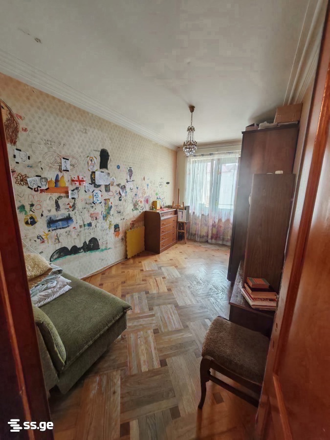 panaskerteli st. 17 - 4 rooms