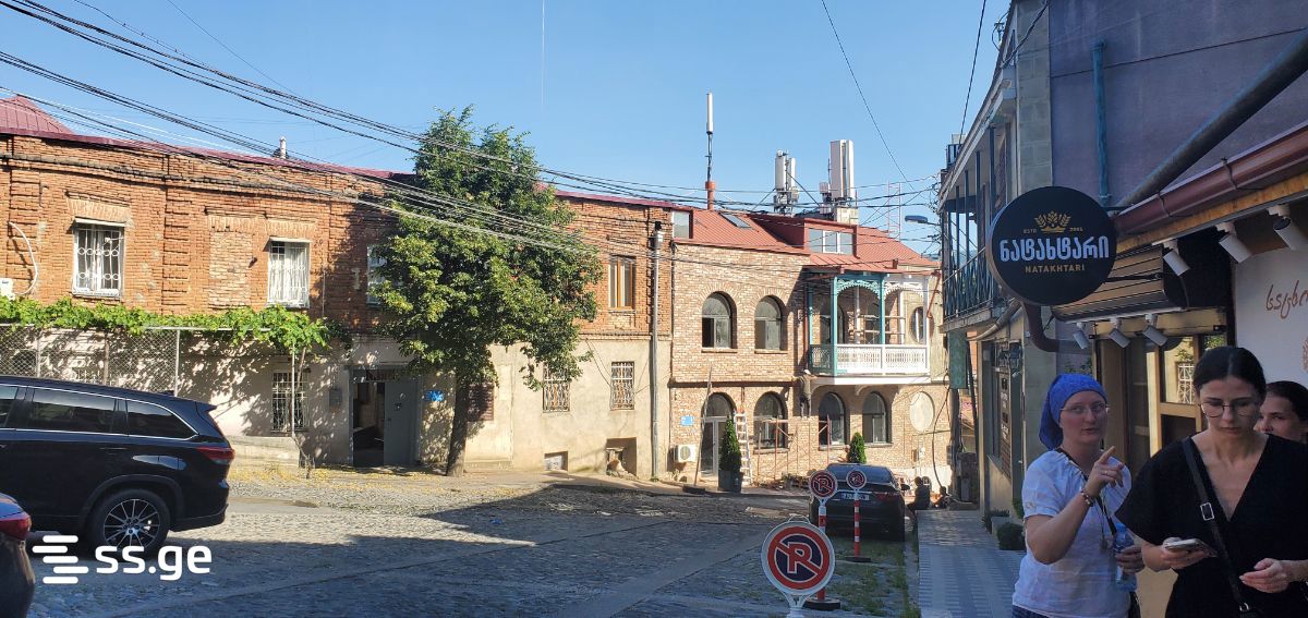 K. Eristavi st. 5 - 3 rooms