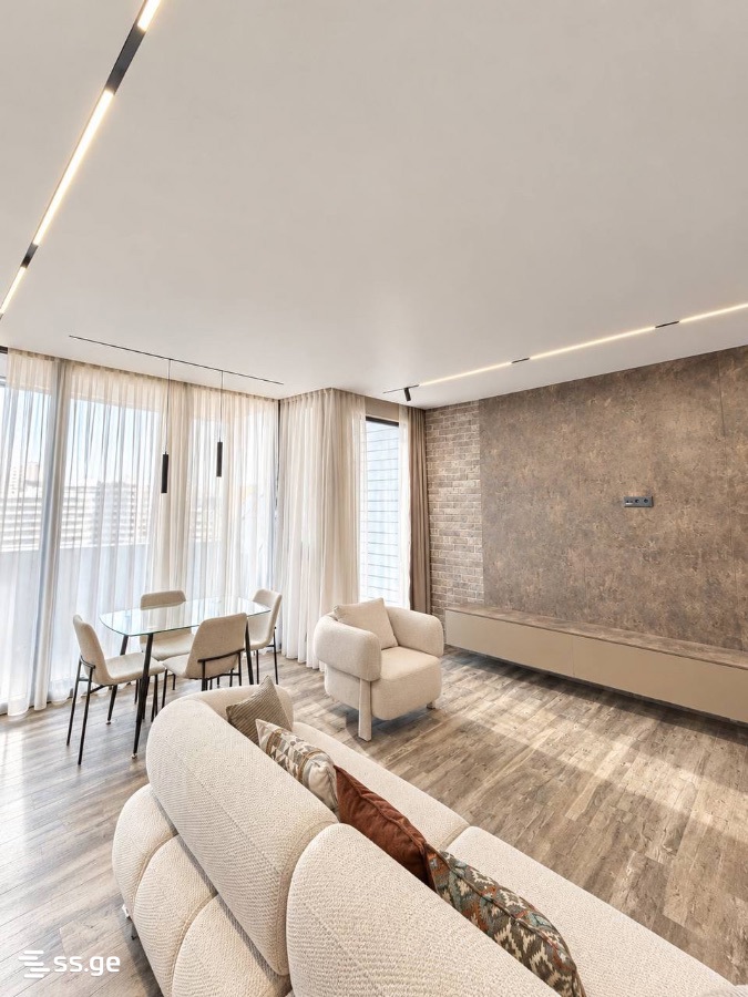 Lech and Maria Kaczynski street 4 - 2 rooms