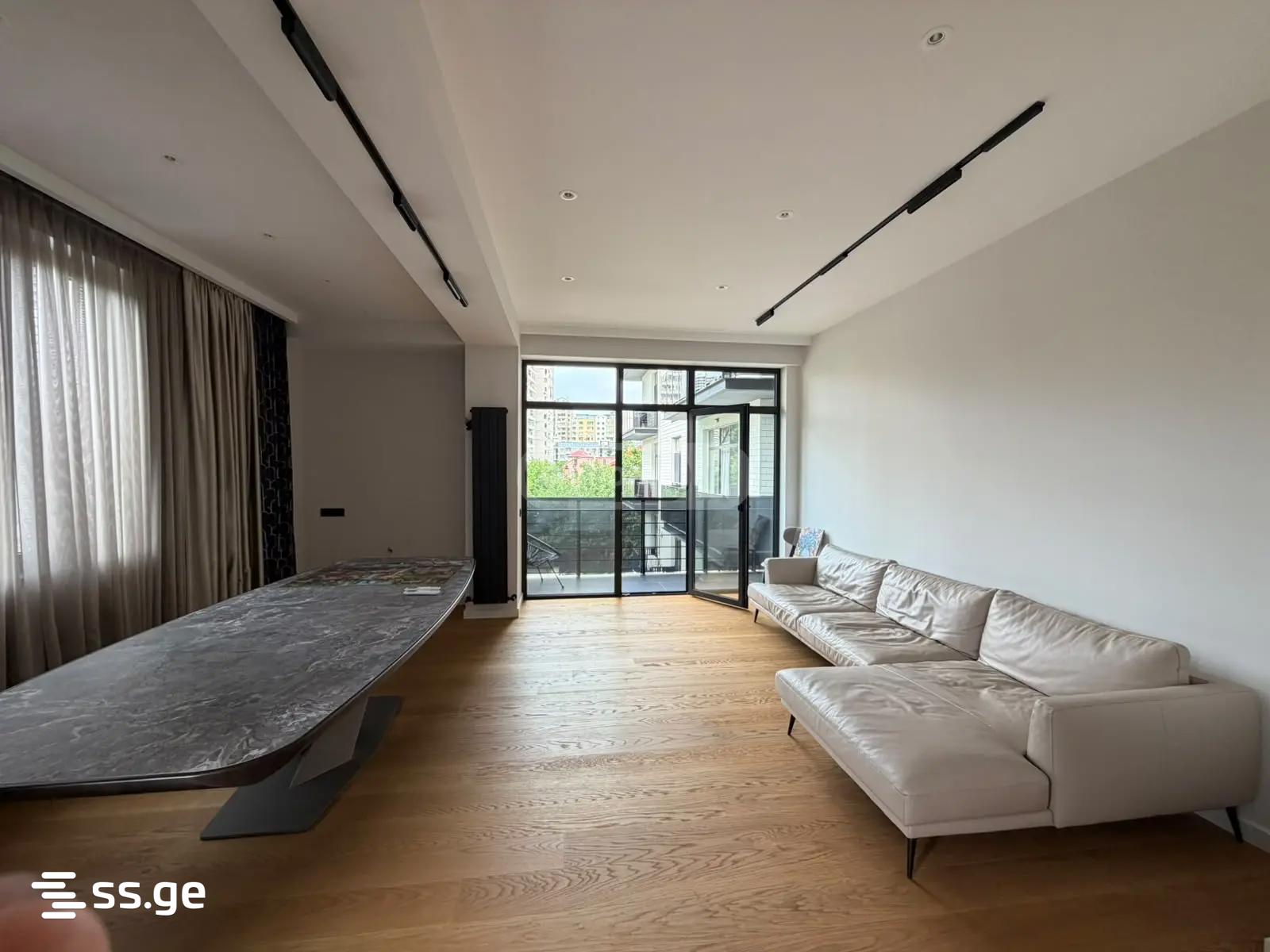 sairme st. - 4 rooms